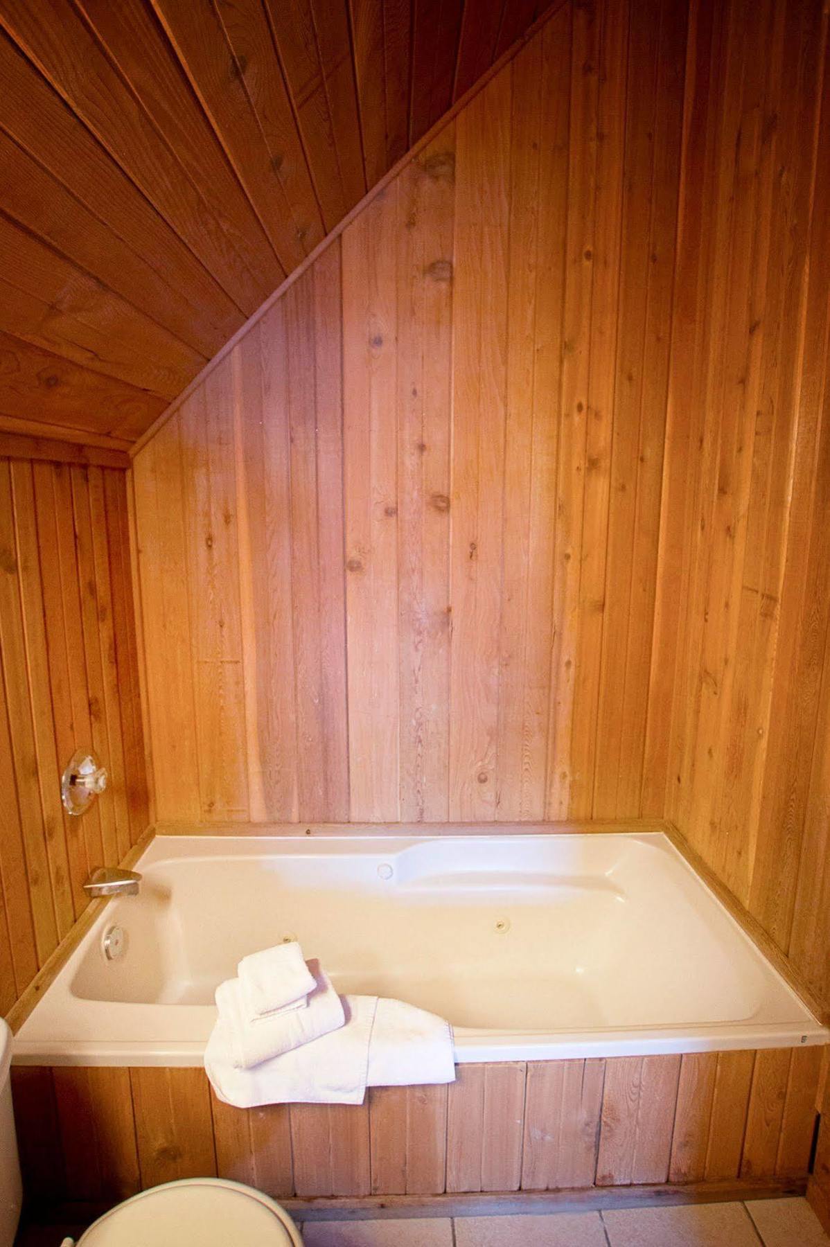 Banff Gate Mountain Resort Κάνμορ Εξωτερικό φωτογραφία